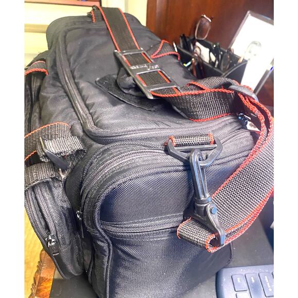 Vintage Lebo Voyager Black/Red Video / Camera Bag With Carrying Strap - Picture 3 of 5